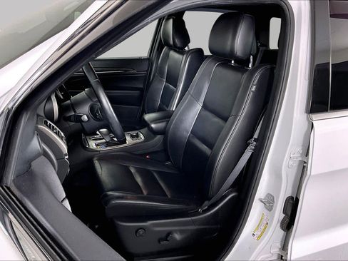 Used 2019 Jeep Grand Cherokee Limited AWD/4WD image 8