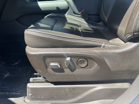 Used 2022 GMC Yukon Denali RWD image 8
