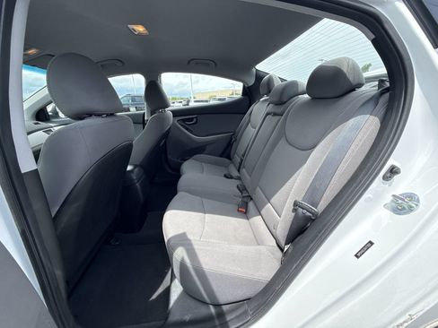 Used 2016 Hyundai Elantra SE FWD image 21