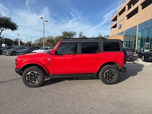 Used 2024 Ford Bronco Outer Banks image 2