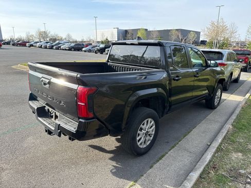 Used 2024 Toyota Tacoma SR5 image 3