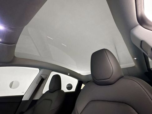 Used 2026 Tesla Model Y Long Range image 19