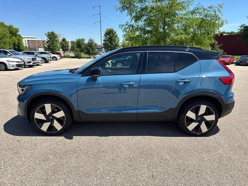 Used 2023 Volvo XC40 Recharge Plus AWD/4WD image 2