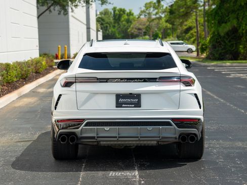 Used 2021 Lamborghini Urus image 13