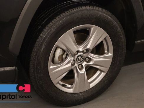 Used 2025 Toyota RAV4 XLE AWD/4WD image 7