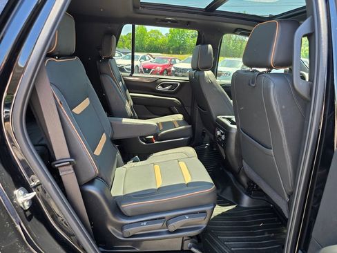 Used 2024 GMC Yukon AT4 w/ AT4 Premium Package AWD/4WD image 12