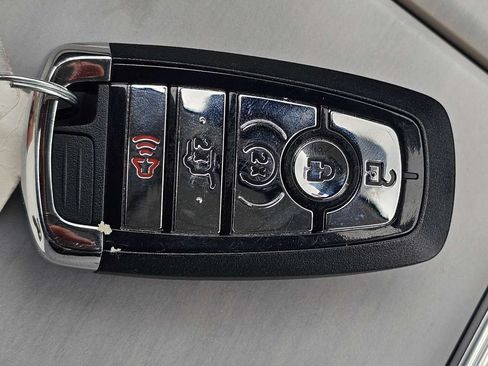 Used 2026 Lincoln Navigator L Premier AWD/4WD image 31