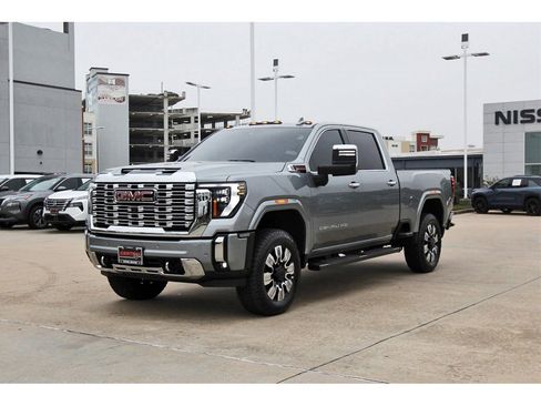 Used 2025 GMC Sierra 2500 Denali w/ Denali Reserve Package image 2
