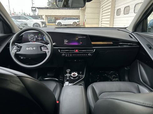 Used 2024 Kia Niro Wind w/ Wind Preserve Package image 16