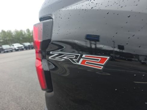 Used 2023 Chevrolet Colorado ZR2 w/ ZR2 Convenience Package III AWD/4WD image 14