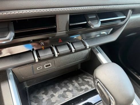Used 2026 Chevrolet Colorado LT AWD/4WD image 25