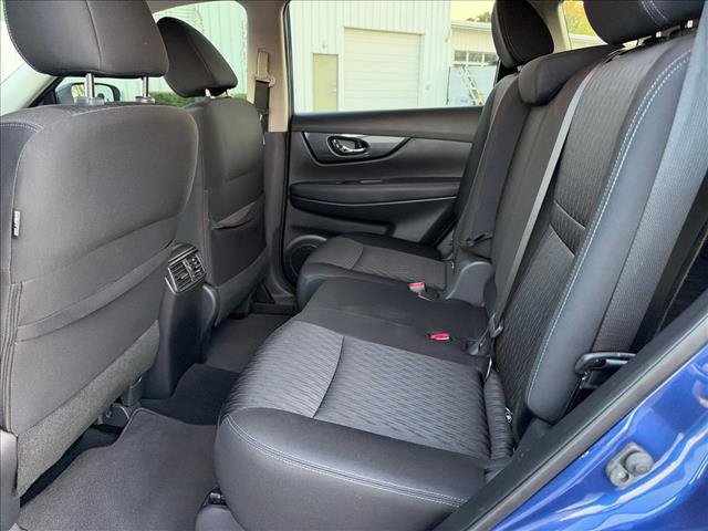 Used 2020 Nissan Rogue SV FWD image 17
