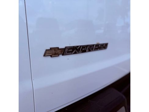 Used 2025 Chevrolet Express 3500 LT w/ LT Preferred Equipment Group RWD image 30