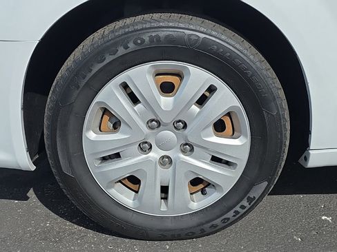 Used 2019 Dodge Grand Caravan SE w/ UConnect Hands-Free Group FWD image 11