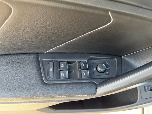 Used 2022 Volkswagen Tiguan SE R-Line image 14