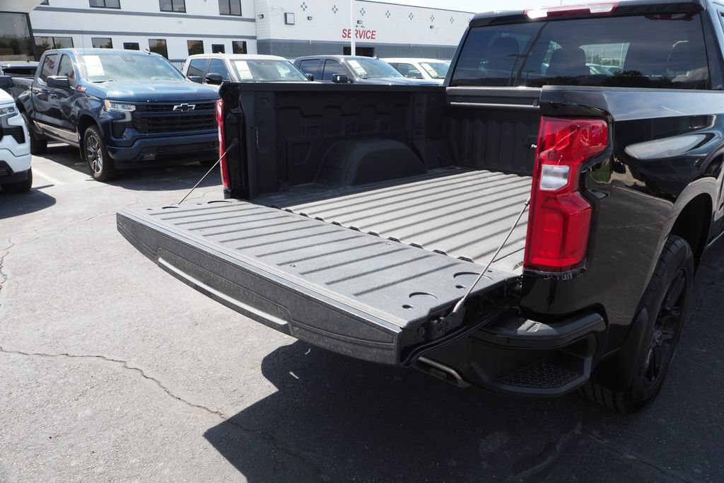 Used 2024 Chevrolet Silverado 1500 RST w/ Z71 Off-Road Package AWD/4WD image 17