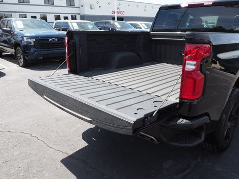 Used 2024 Chevrolet Silverado 1500 RST w/ Z71 Off-Road Package AWD/4WD image 17