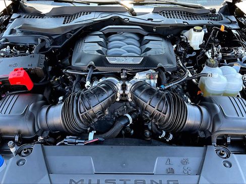 Used 2025 Ford Mustang GT Premium RWD image 37