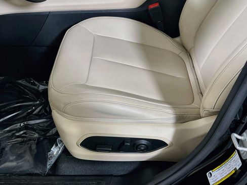 Used 2023 Jeep Grand Cherokee Limited AWD/4WD image 19
