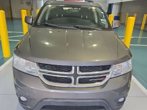 Used 2013 Dodge Journey SXT w/ Flexible Seating Group image 5