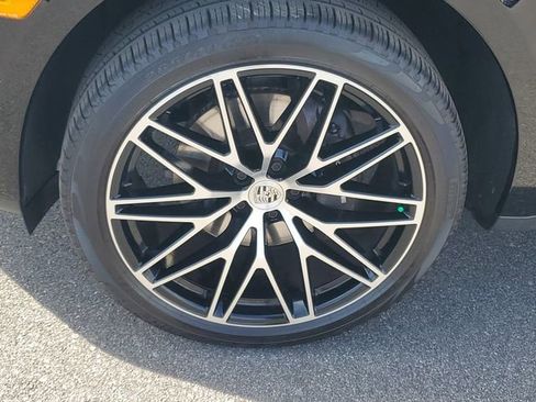 Used 2024 Porsche Macan image 34