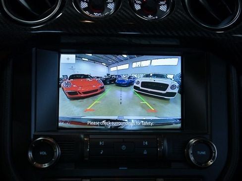 Used 2022 Ford Mustang Shelby GT500 w/ Carbon Fiber Track Pack RWD image 58