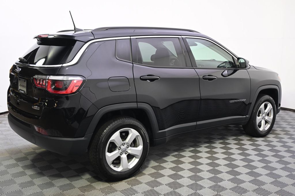 Used 2018 Jeep Compass Latitude w/ Popular Equipment Group AWD/4WD image 7