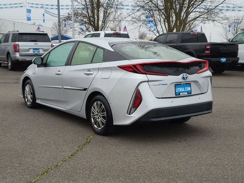 Used 2019 Toyota Prius Prime Advanced image 12