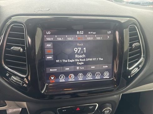 Used 2020 Jeep Compass Limited FWD image 9