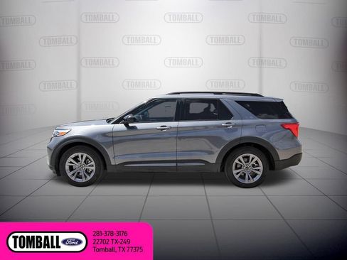 Certified 2022 Ford Explorer XLT w/ Equipment Group 202A RWD image 5