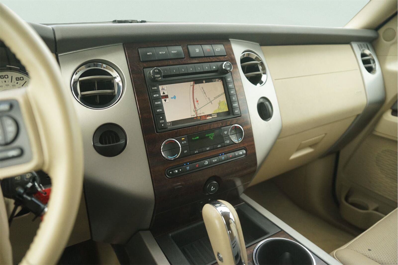 Used 2013 Ford Expedition XLT RWD image 27