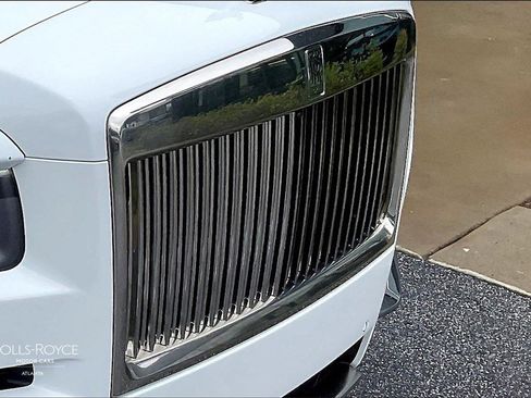 Certified 2022 Rolls-Royce Cullinan image 27