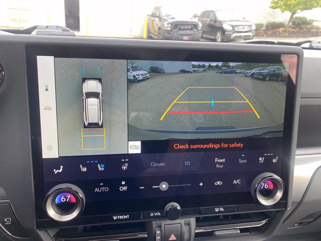 Used 2025 Lexus GX 550 w/ Accessory Package (2T) AWD/4WD image 22