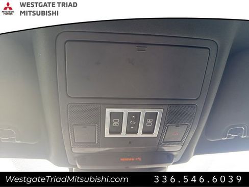 Used 2019 Land Rover Discovery HSE image 22