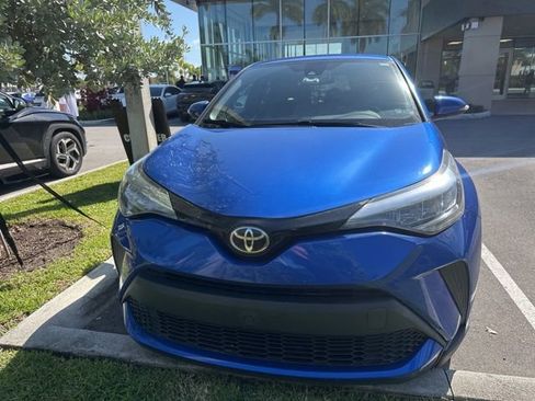 Used 2020 Toyota C-HR XLE image 4