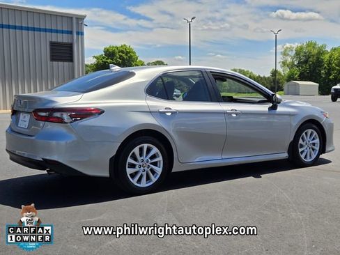 Used 2021 Toyota Camry LE FWD image 3