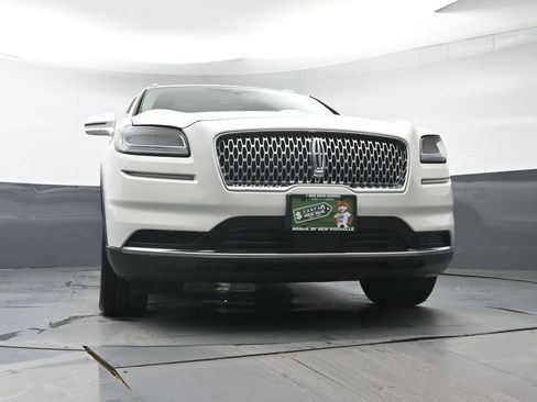 Used 2022 Lincoln Nautilus Reserve w/ Cargo Utility Package AWD/4WD image 36