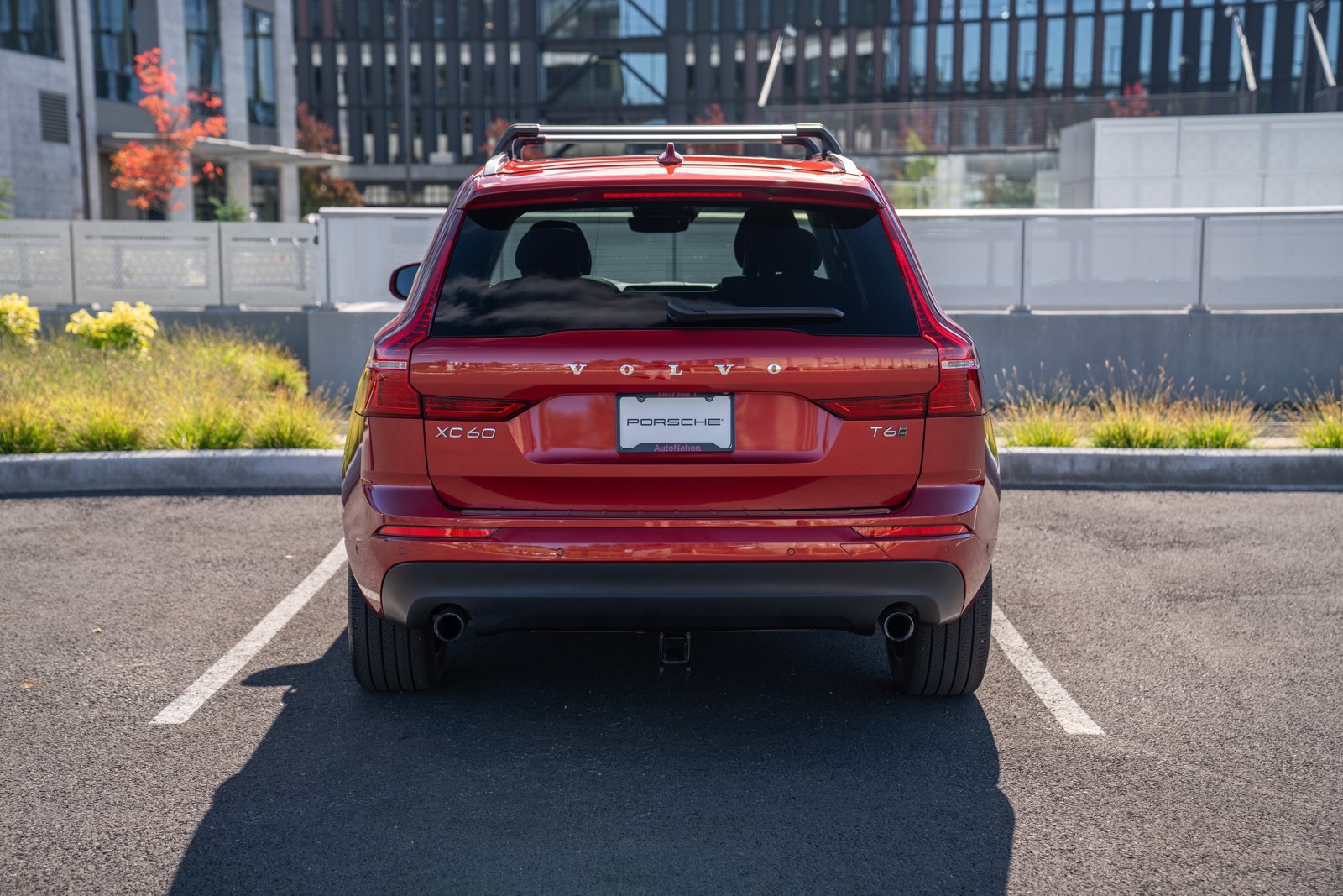 Used 2018 Volvo XC60 T6 Momentum w/ Convenience Package AWD/4WD image 7