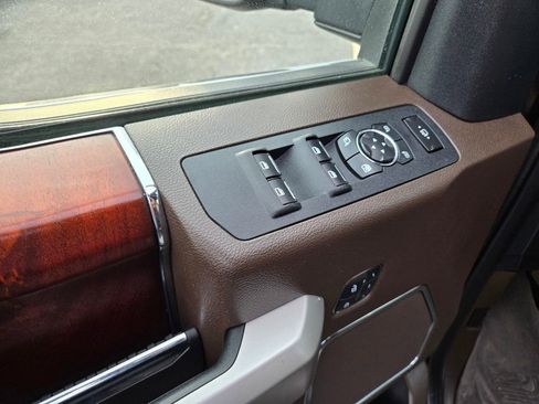 Used 2019 Ford F250 King Ranch w/ Snow Plow Prep Package image 36