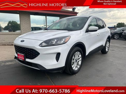 Used 2021 Ford Escape SE image 1