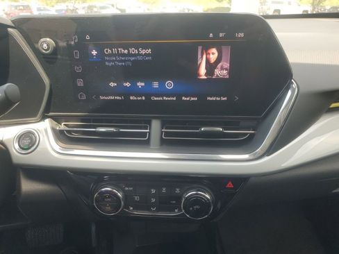 Used 2025 Chevrolet Trax LT w/ Driver Confidence Package image 20