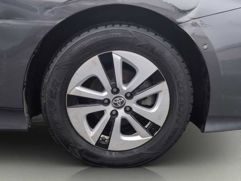 Used 2018 Toyota Prius Two image 23