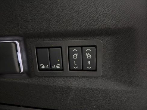 New 2025 Chevrolet Tahoe High Country AWD/4WD image 33