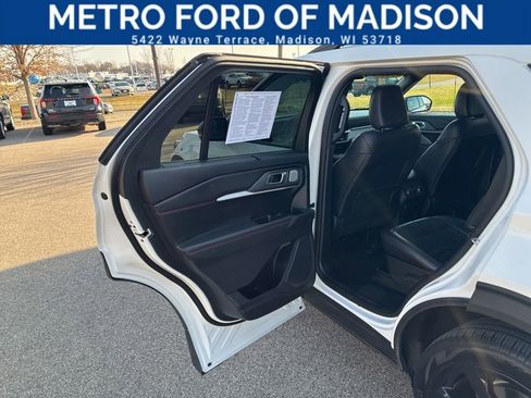 Used 2025 Ford Explorer ST image 39