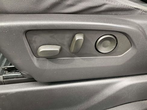 Used 2023 Chevrolet Silverado 1500 Custom image 16