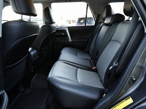 Used 2018 Toyota 4Runner SR5 Premium image 27