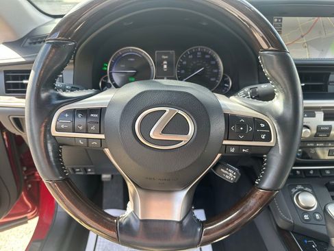 Used 2017 Lexus ES 300h image 27