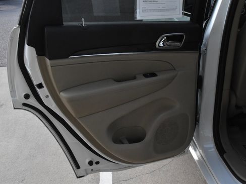 Used 2015 Jeep Grand Cherokee Overland image 20