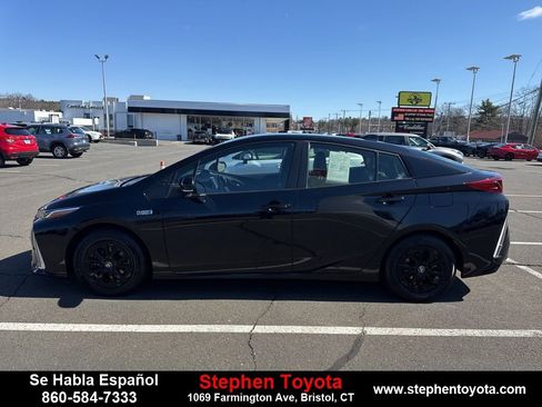 Used 2021 Toyota Prius Prime XLE image 4
