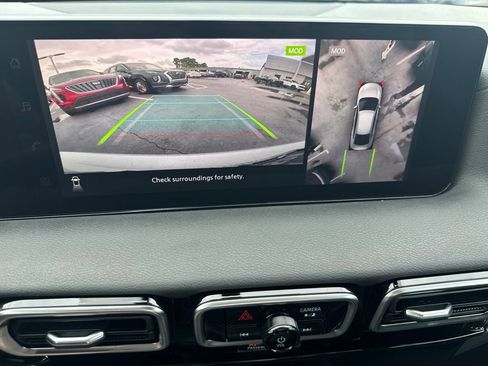 New 2026 Nissan Sentra SR w/ SR Premium Package FWD image 23